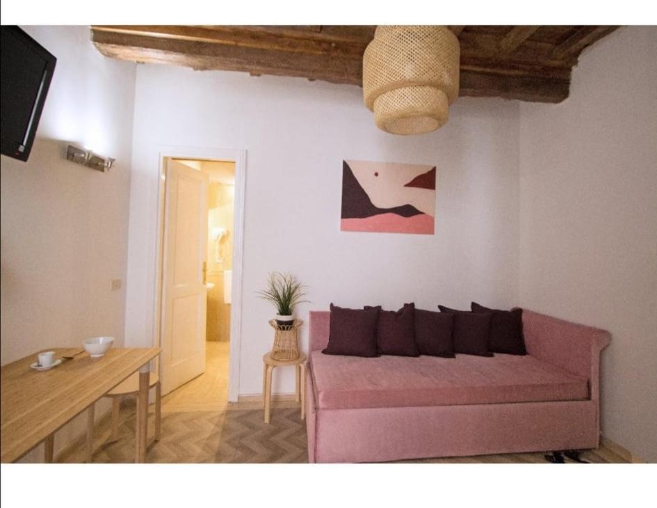 Lovely Apartments In City Centre "Third Floor, Without Elevator" Рим Екстериор снимка