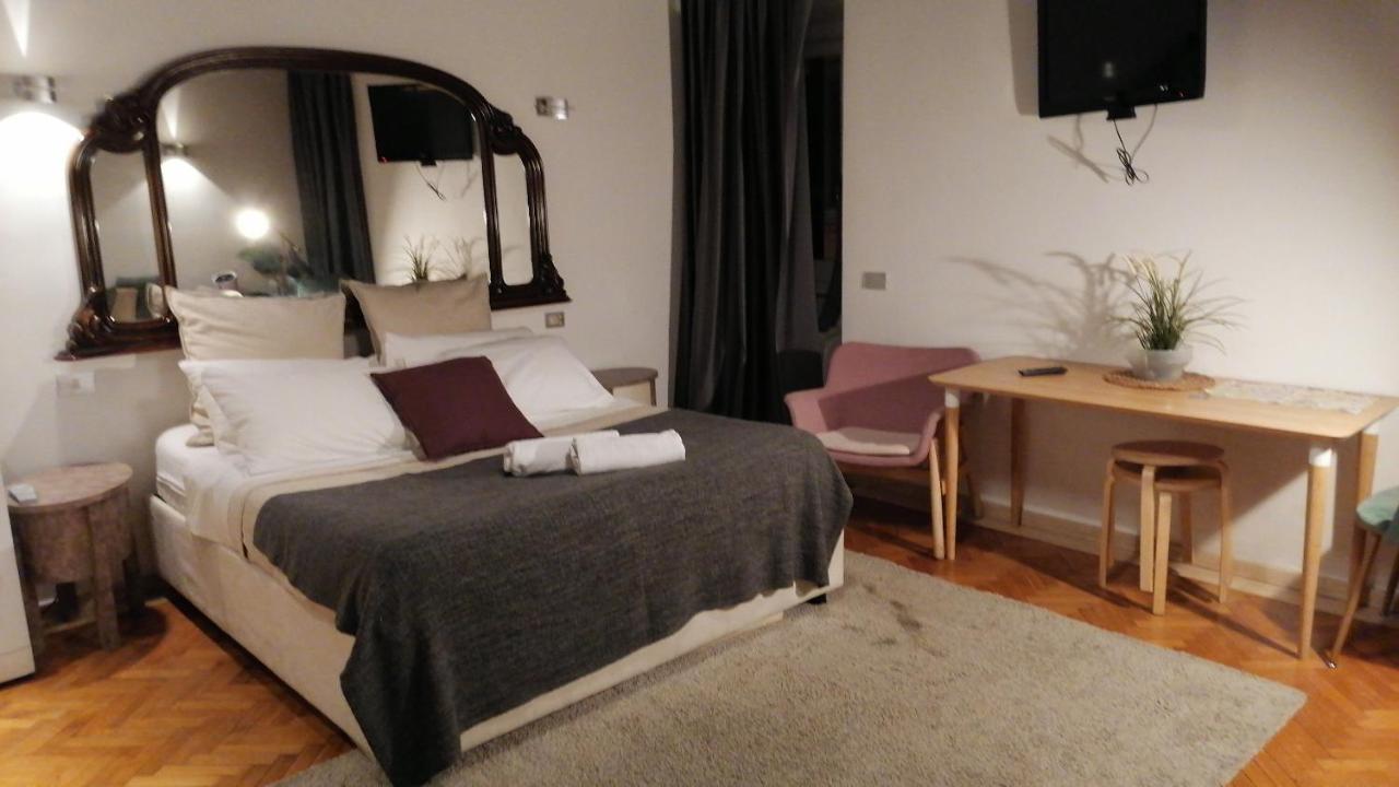 Lovely Apartments In City Centre "Third Floor, Without Elevator" Рим Екстериор снимка